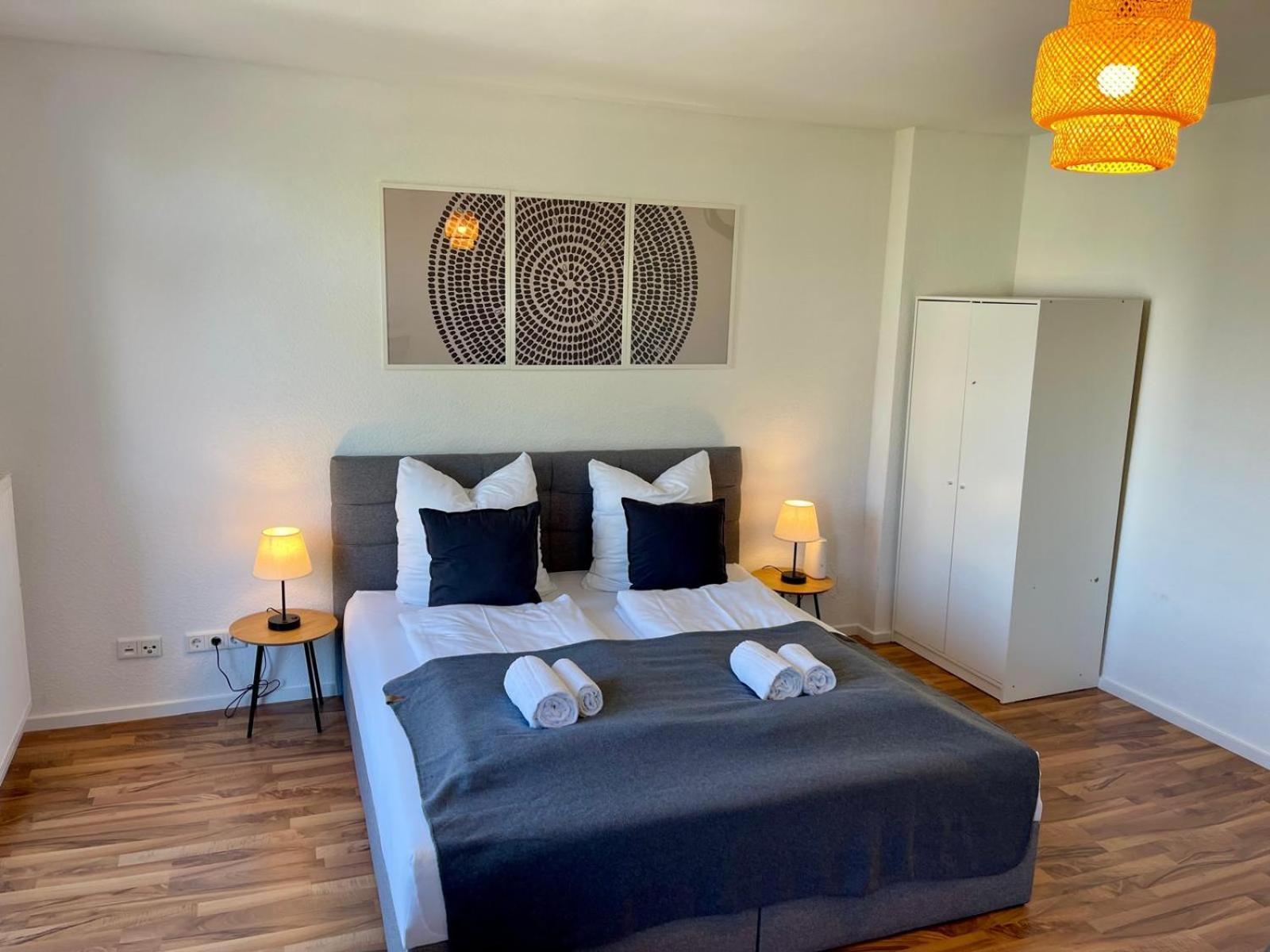 Raha Apartments - Ihr Komfortables Zuhause - Garten - Vollausstattung - Balkon - Parkplatz Kassel Kültér fotó